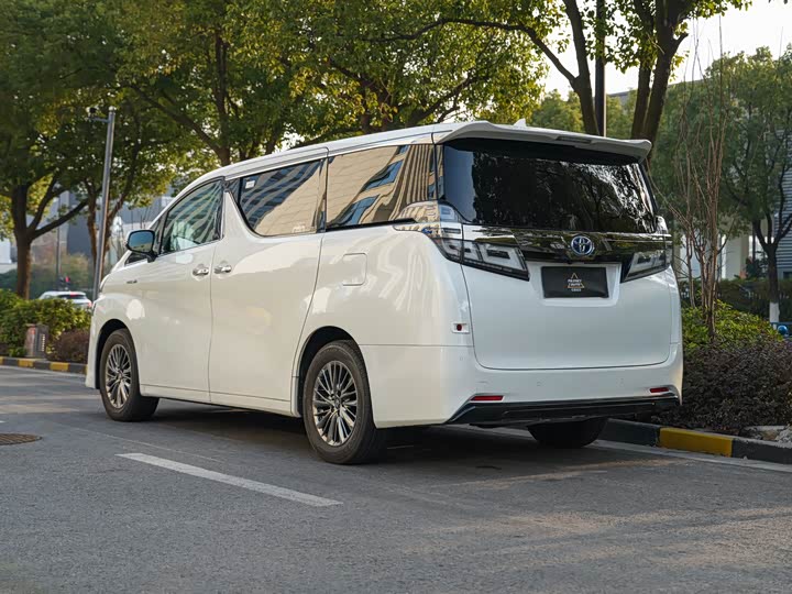 Фото 4 - Toyota Vellfire
