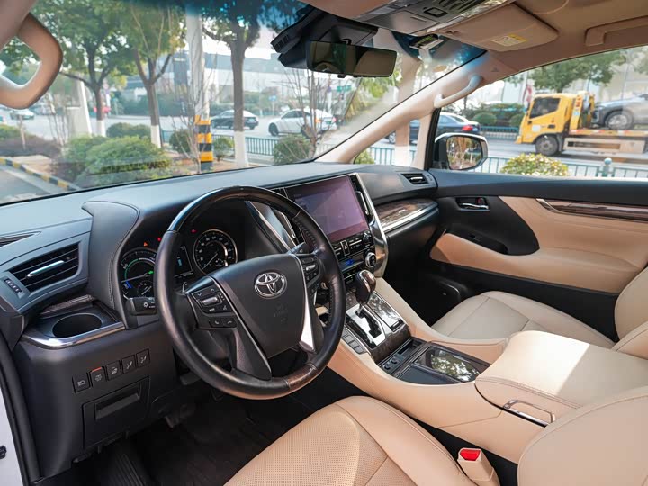 Фото 6 - Toyota Vellfire