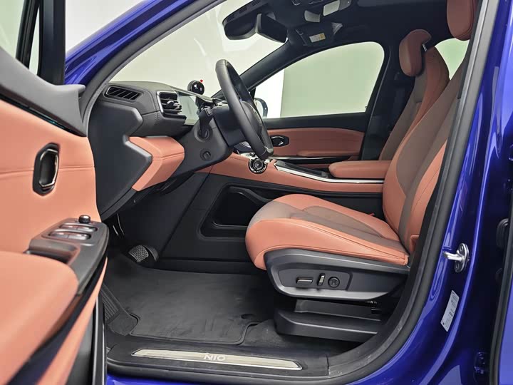 Фото 8 - Nio EC6