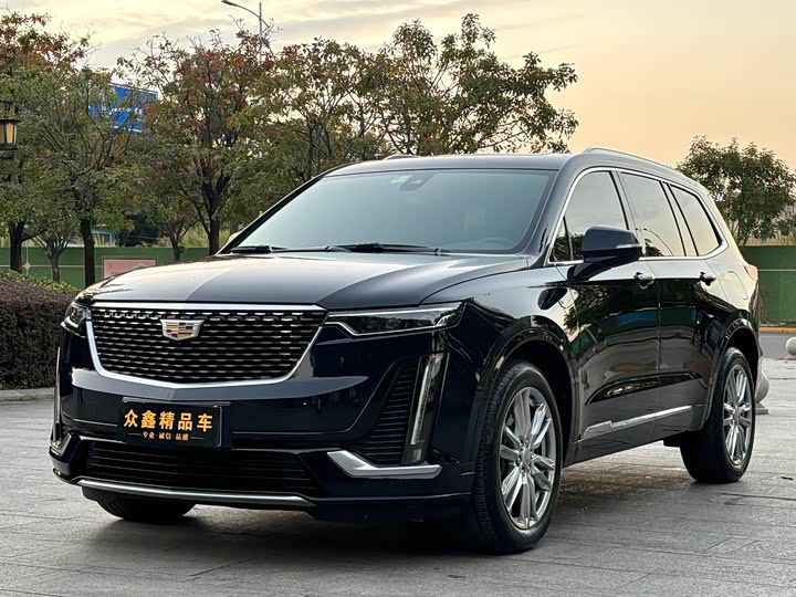 Фото 1 - Cadillac XT6