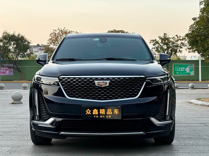 Фото 2 - Cadillac XT6