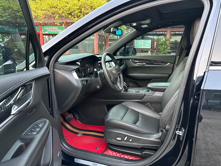 Фото 4 - Cadillac XT6