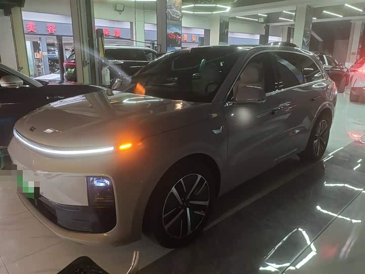 Фото 1 - LiXiang L6