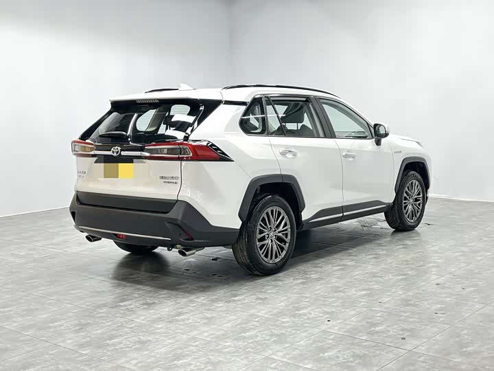 Фото 4 - Toyota Wildlander