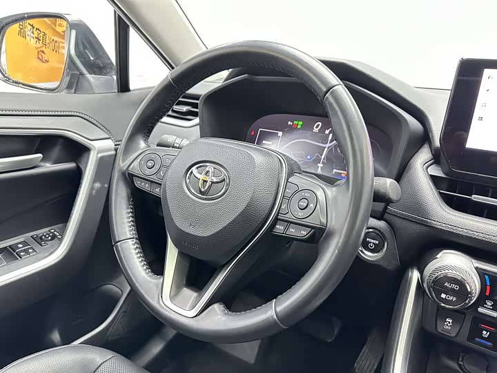 Фото 8 - Toyota Wildlander