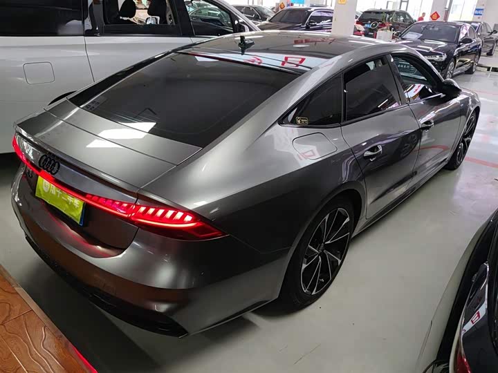 Фото 7 - Audi A7