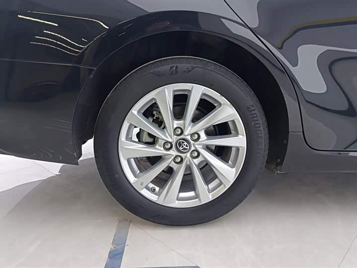 Фото 6 - Toyota Camry