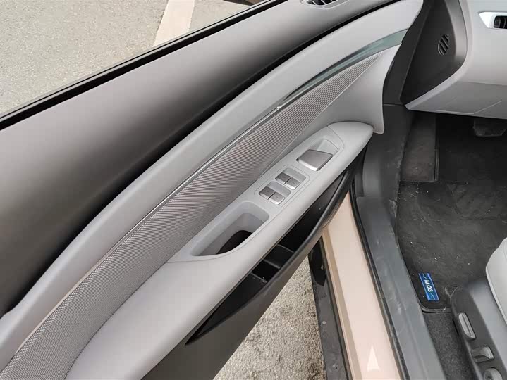 Фото 7 - XPeng Mona M03