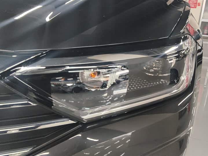 Фото 5 - Volkswagen Sagitar L