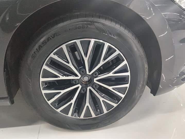 Фото 6 - Volkswagen Sagitar L