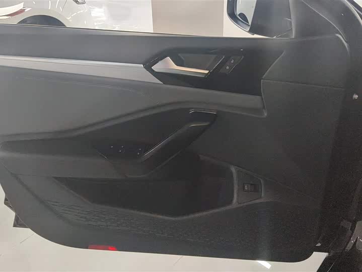 Фото 7 - Volkswagen Sagitar L