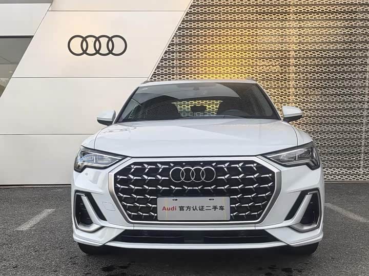 Фото 2 - Audi Q3