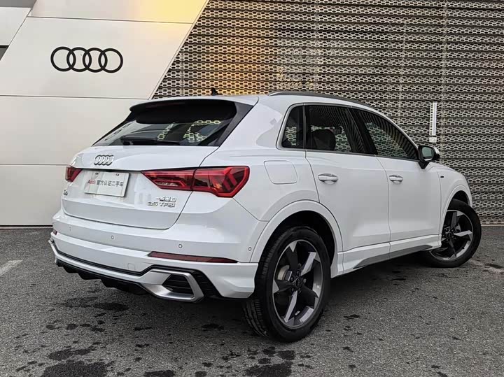 Фото 4 - Audi Q3