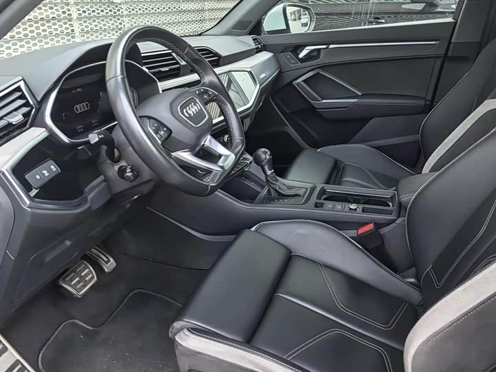 Фото 9 - Audi Q3