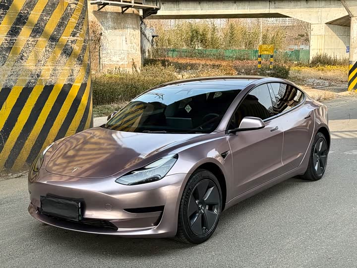 Фото 1 - Tesla Model 3