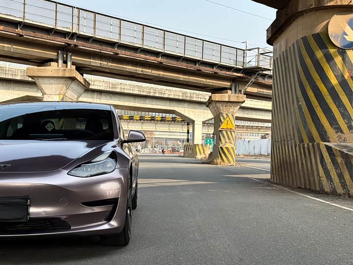 Фото 5 - Tesla Model 3