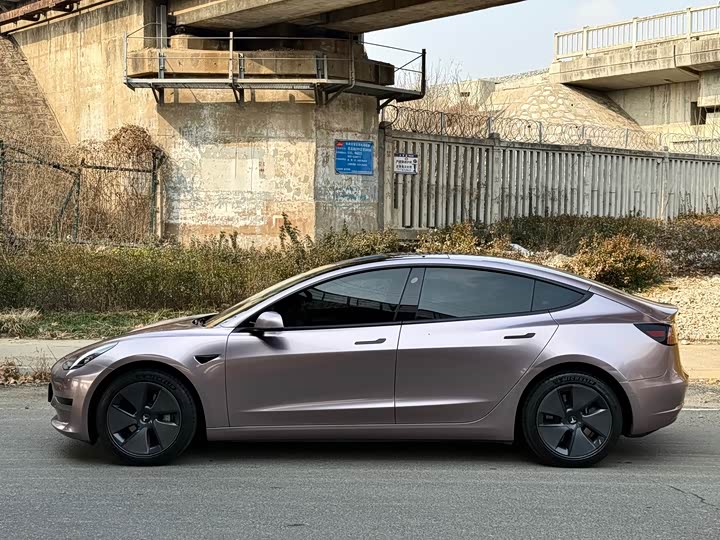 Фото 6 - Tesla Model 3