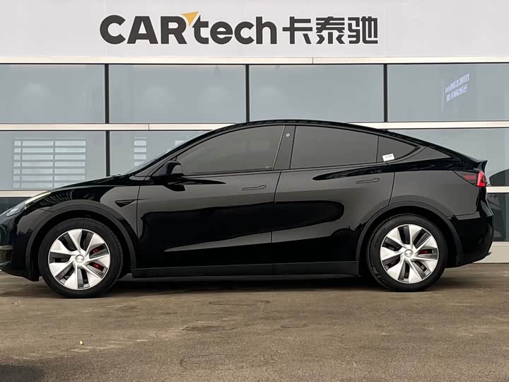 Фото 3 - Tesla Model Y