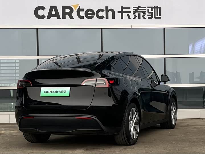 Фото 4 - Tesla Model Y