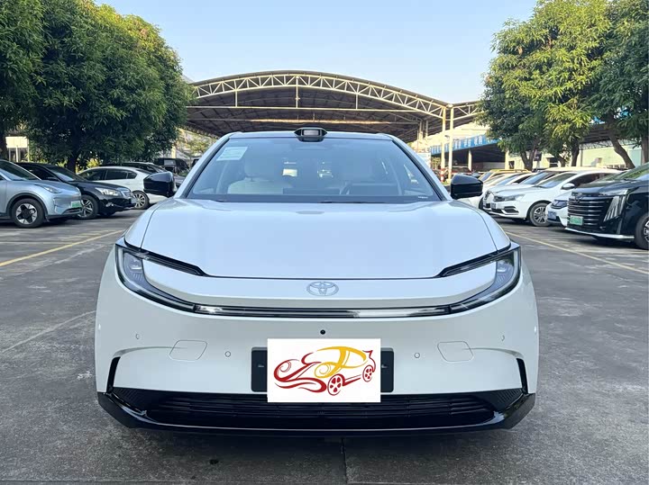 Фото 2 - Toyota bZ5