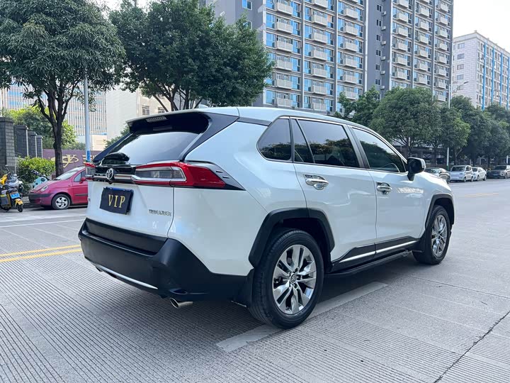 Фото 5 - Toyota Wildlander