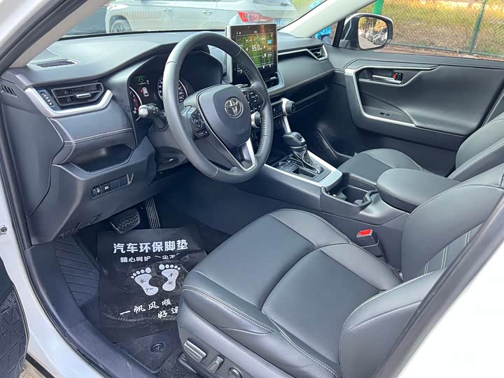 Фото 8 - Toyota Wildlander