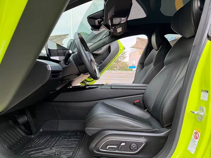 Фото 8 - XPeng P7