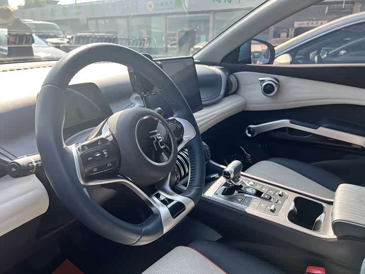 Фото 8 - BYD Yuan Plus