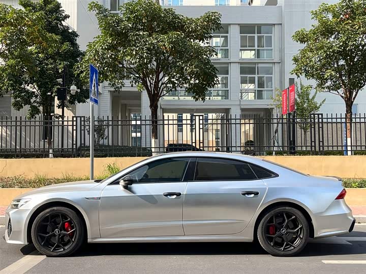 Фото 3 - Audi A7L