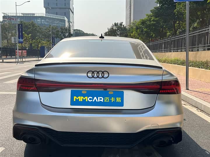 Фото 5 - Audi A7L