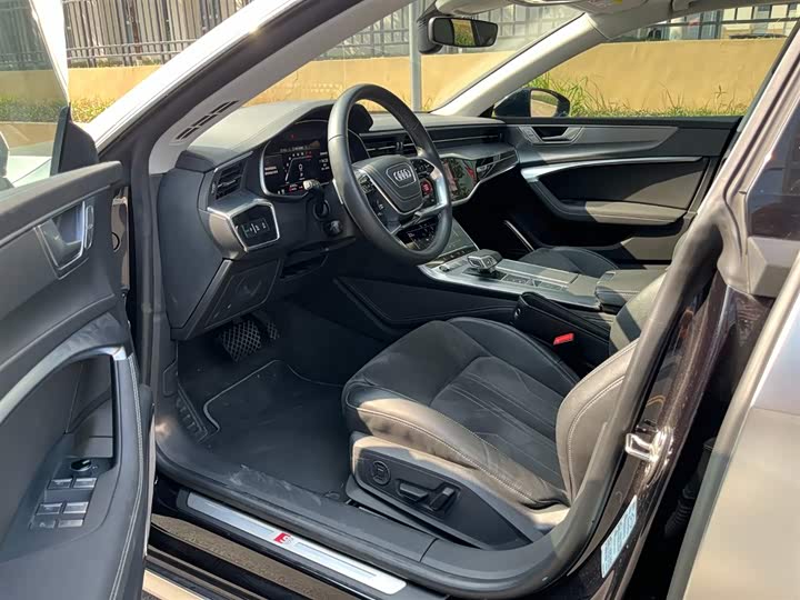 Фото 6 - Audi A7L