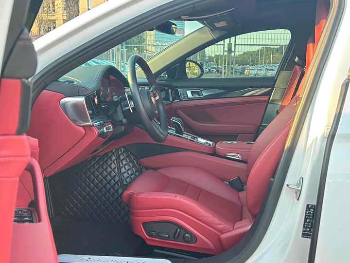 Фото 7 - Porsche Panamera