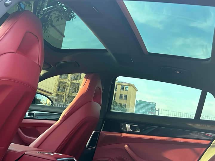 Фото 9 - Porsche Panamera