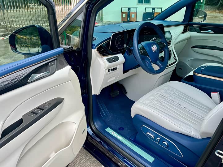 Фото 6 - Buick GL8 ES