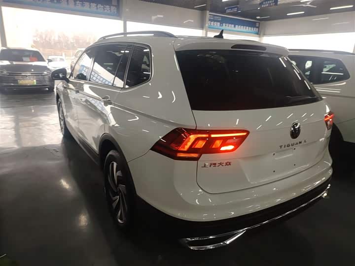 Фото 5 - Volkswagen Tiguan L Pro