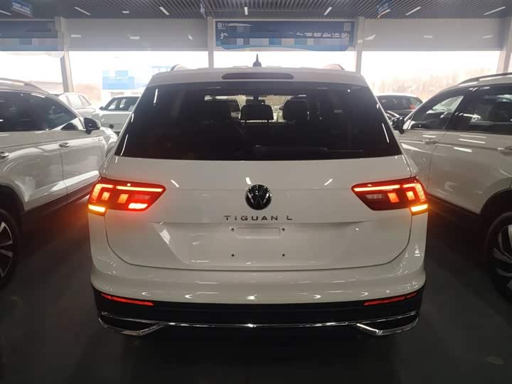 Фото 6 - Volkswagen Tiguan L Pro