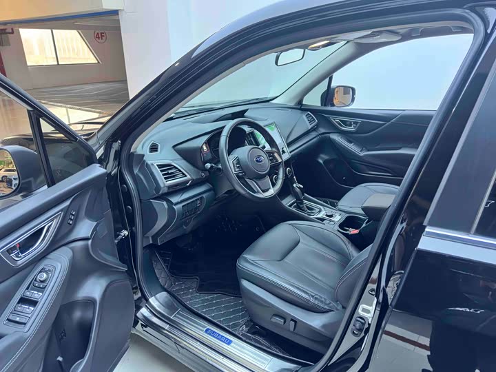 Фото 9 - Subaru Forester