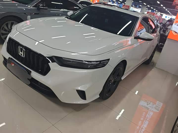 Фото 1 - Honda Inspire