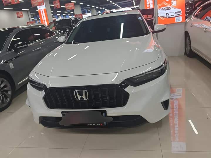 Фото 2 - Honda Inspire