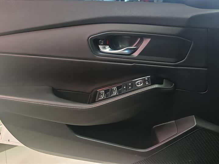 Фото 7 - Honda Inspire