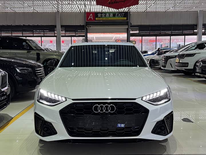 Фото 2 - Audi A4L