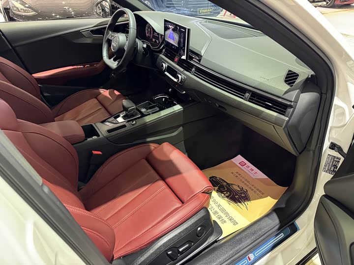 Фото 5 - Audi A4L