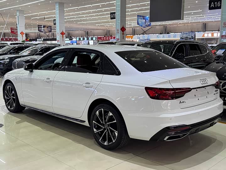 Фото 8 - Audi A4L