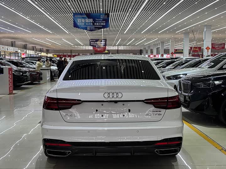 Фото 9 - Audi A4L