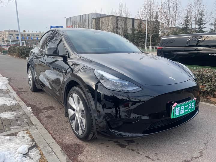 Фото 3 - Tesla Model Y