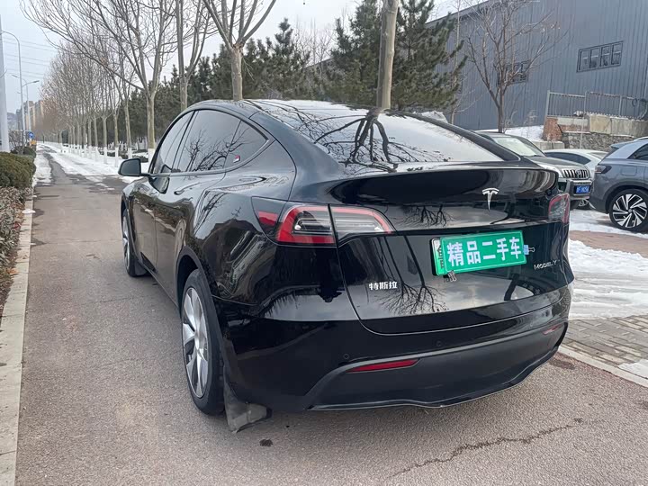 Фото 6 - Tesla Model Y