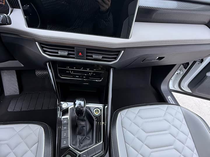 Фото 9 - Volkswagen Tayron