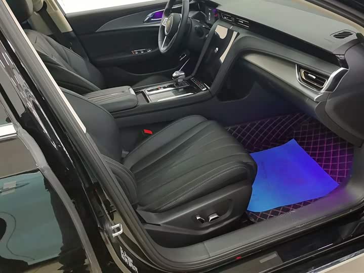 Фото 8 - Hongqi H5