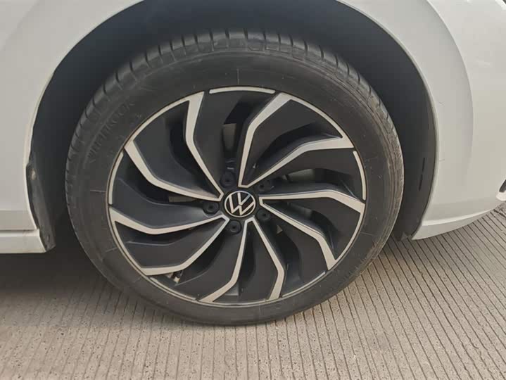 Фото 6 - Volkswagen Golf