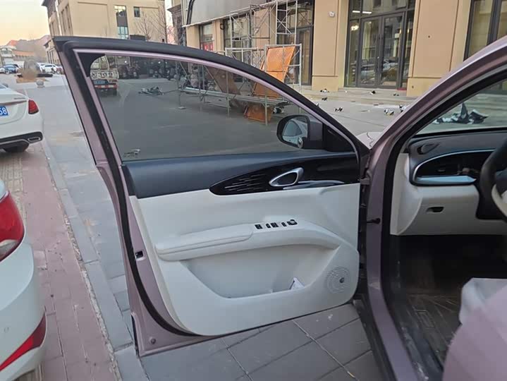 Фото 7 - Geely Galaxy Geome